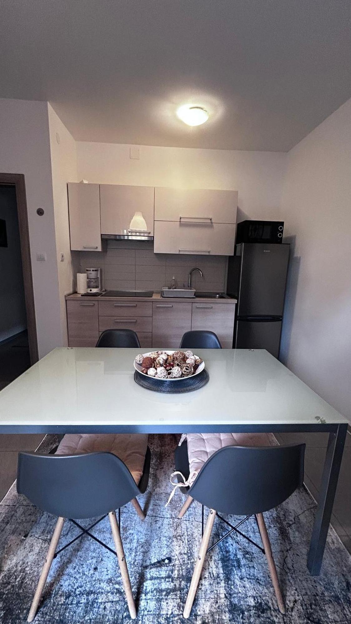 Ivni Apartmani Новиград Екстериор снимка