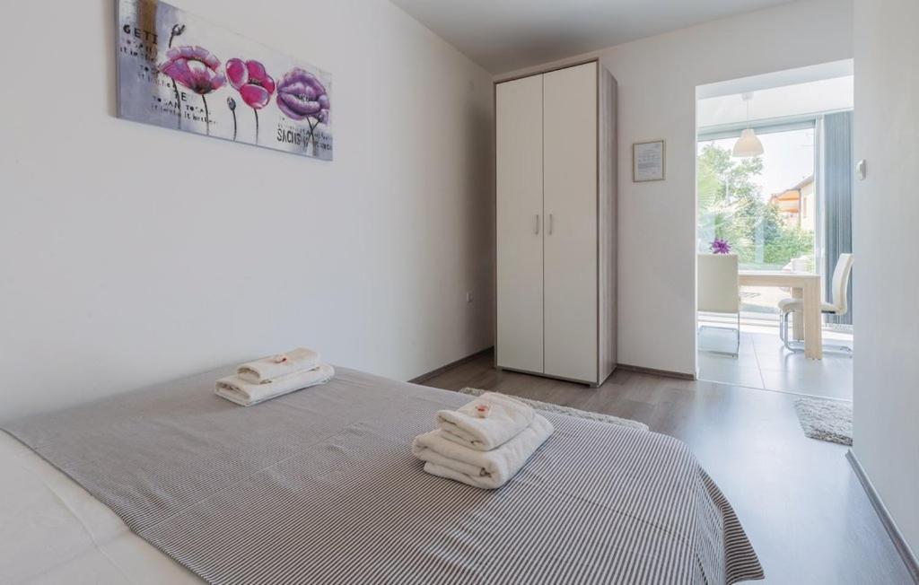 Ivni Apartmani Новиград Екстериор снимка